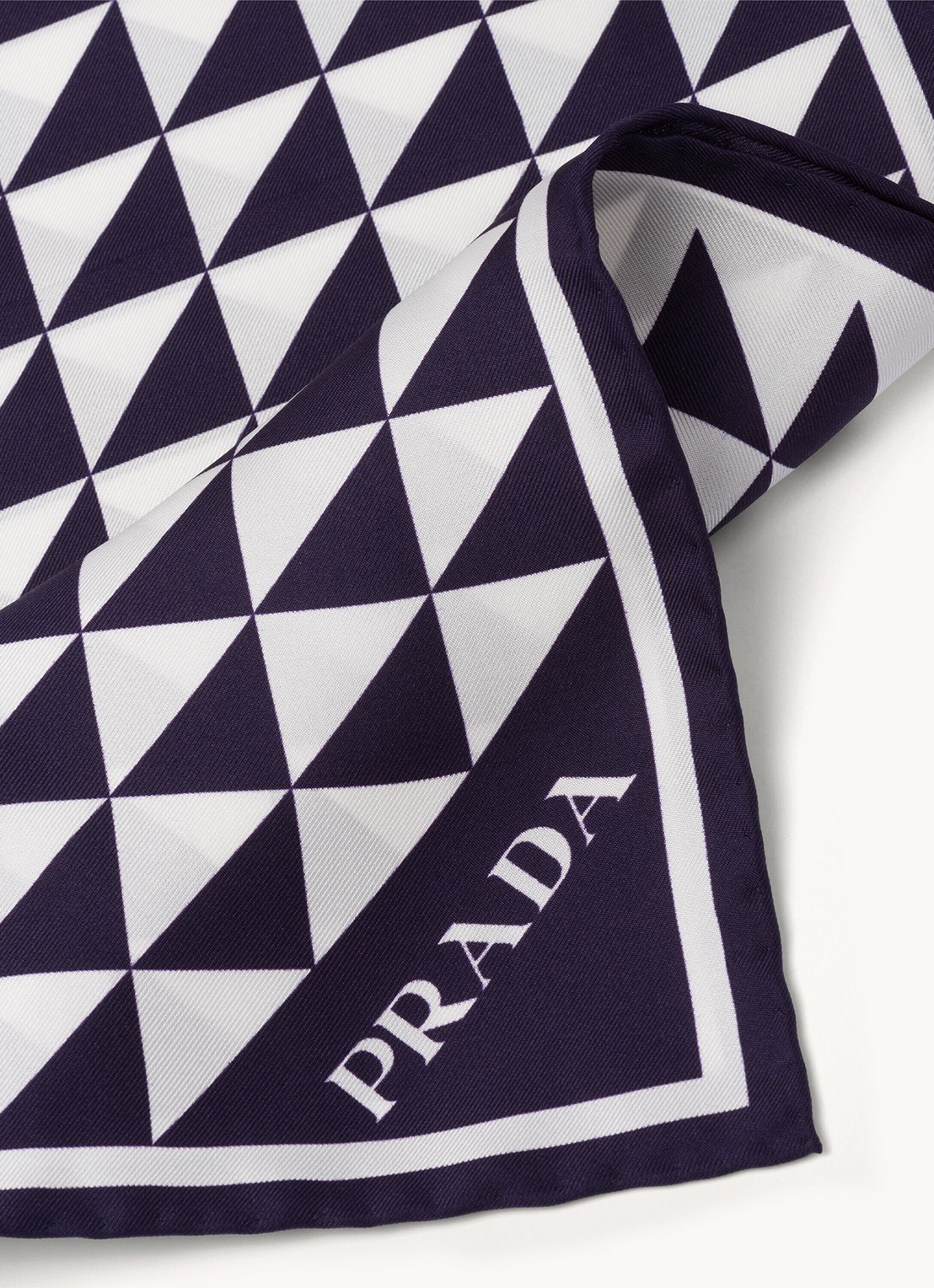 Prada Sjaal met print 55 x 55 cm - voorkant 2 paars