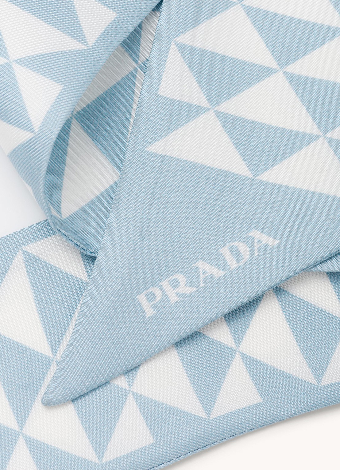 Prada Sjaal van zijde met print 85 x 5 cm - voorkant 2 lichtblauw