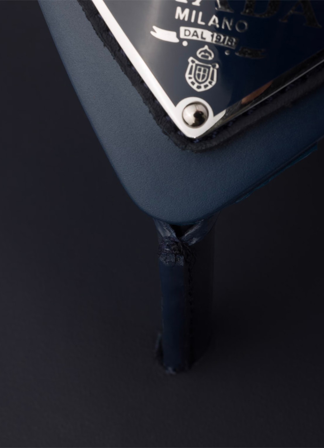 Prada Slipper met logo - detail 6 donkerblauw