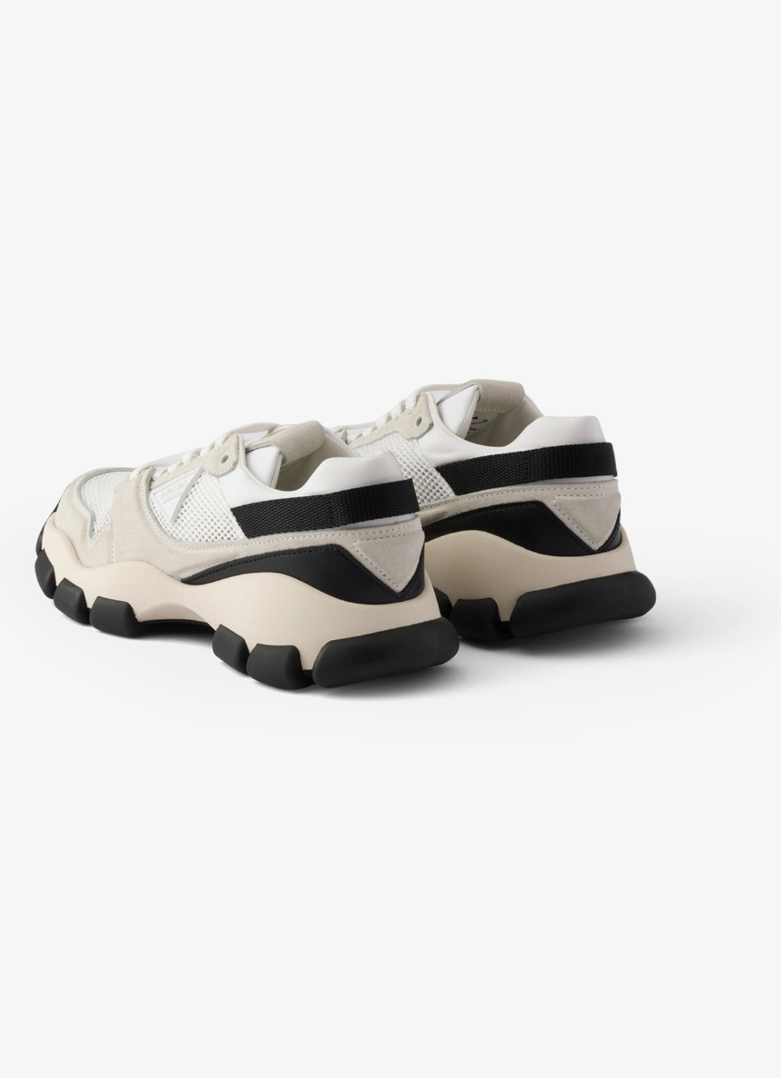 Prada Sneaker met suède details - achterkant 3 gebroken wit