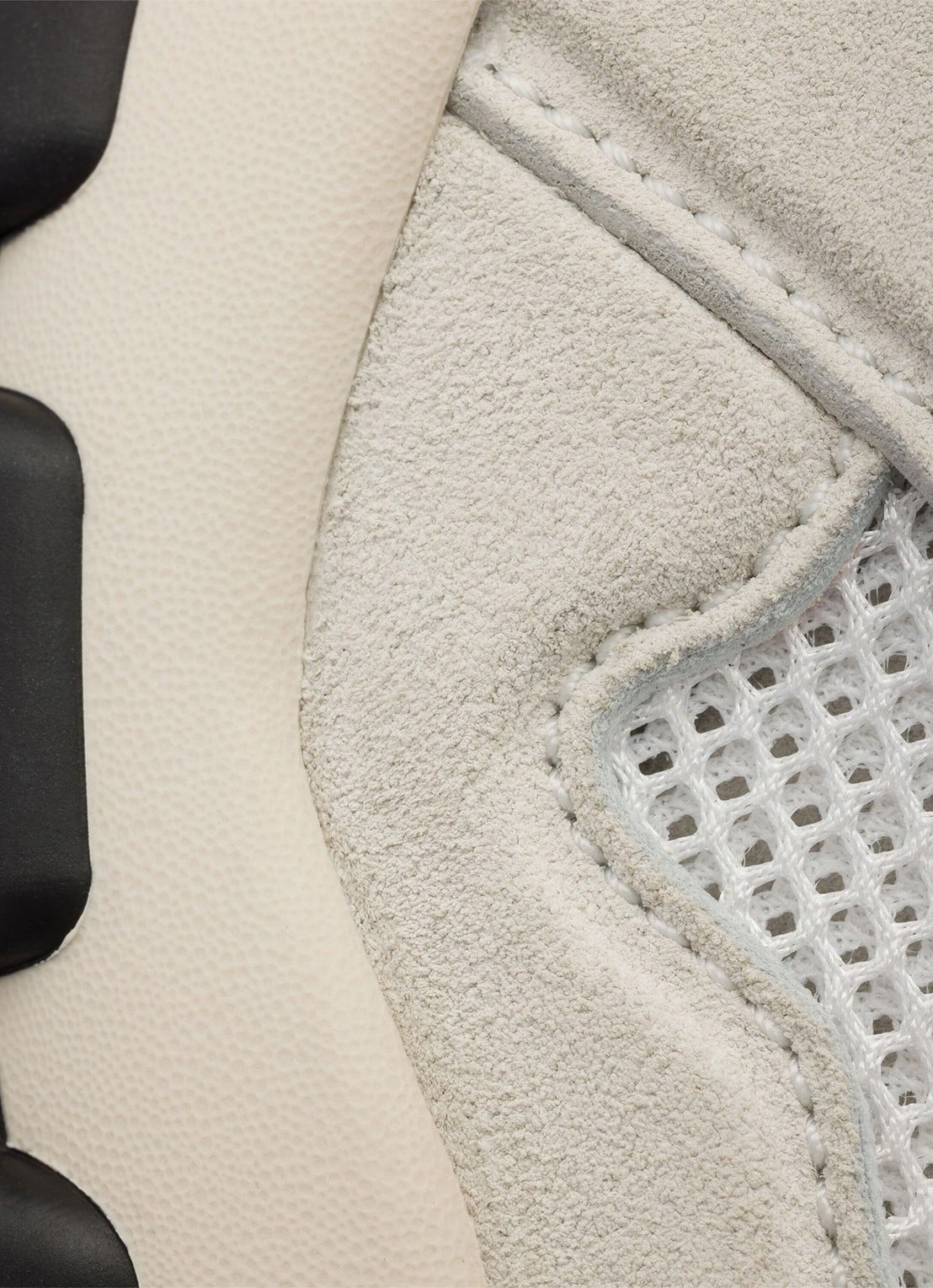 Prada Sneaker met suède details - detail 6 gebroken wit