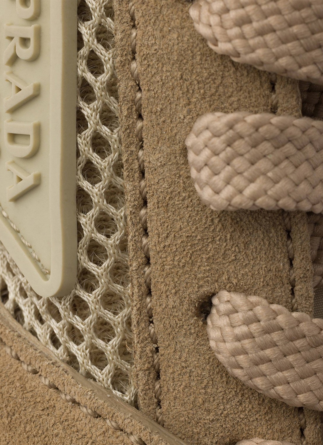 Prada Sneaker met suède details - detail 5 beige