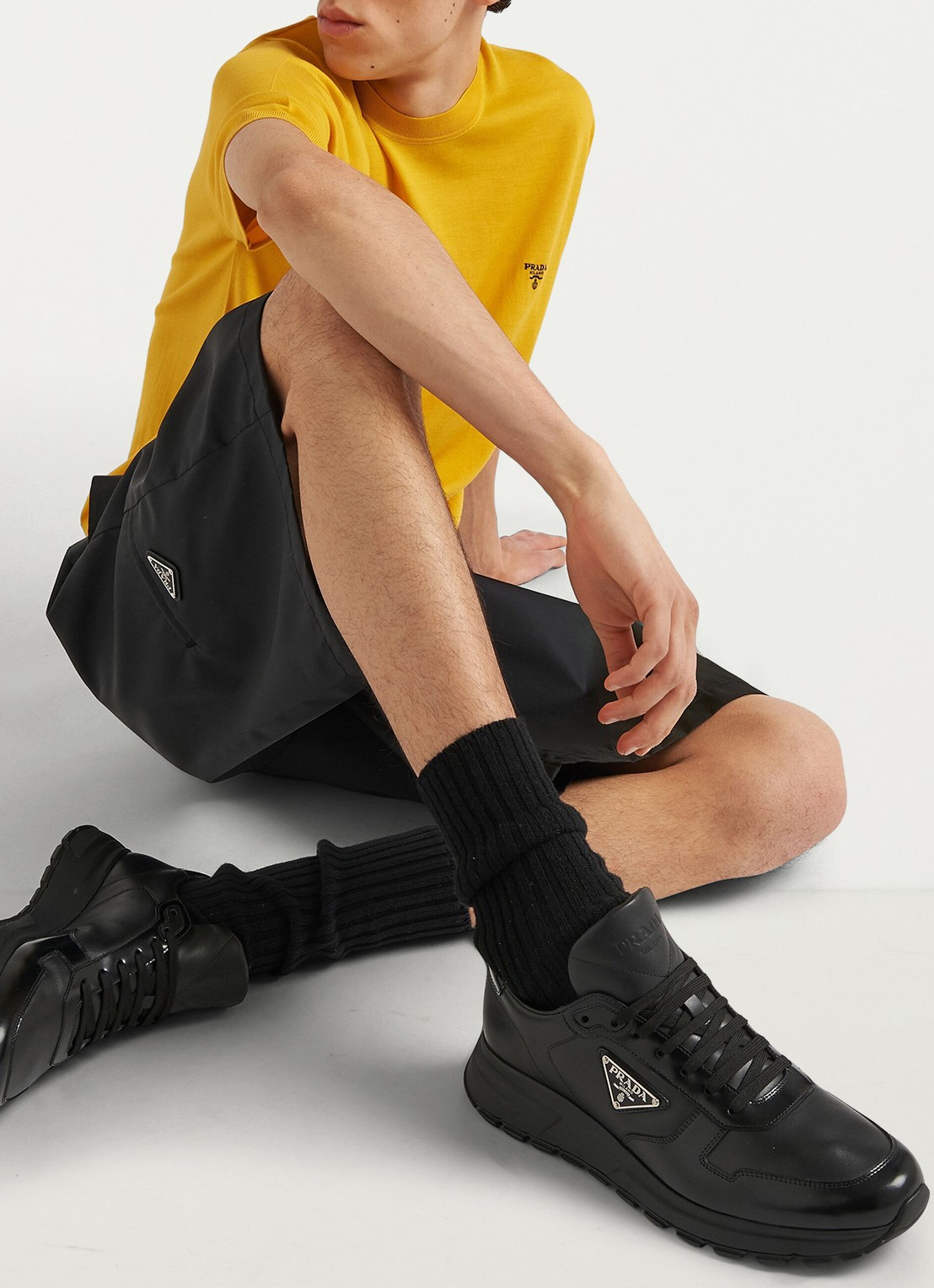 Prada Sneaker van leer met logo - achterkant 4 zwart