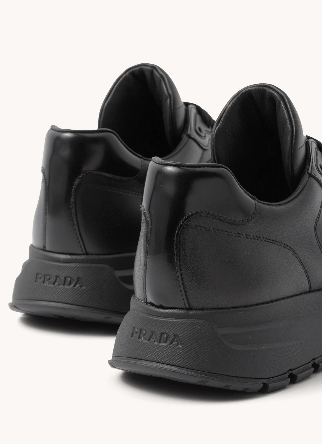 Prada Sneaker van leer met logo - detail 9 zwart