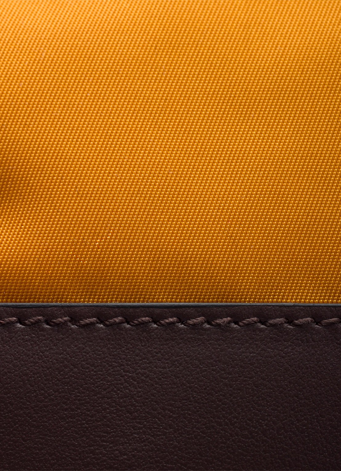 Prada Speedrock Re-Nylon telefoonhoesje met leren details en afneembare schouderriem - detail 3 oranje