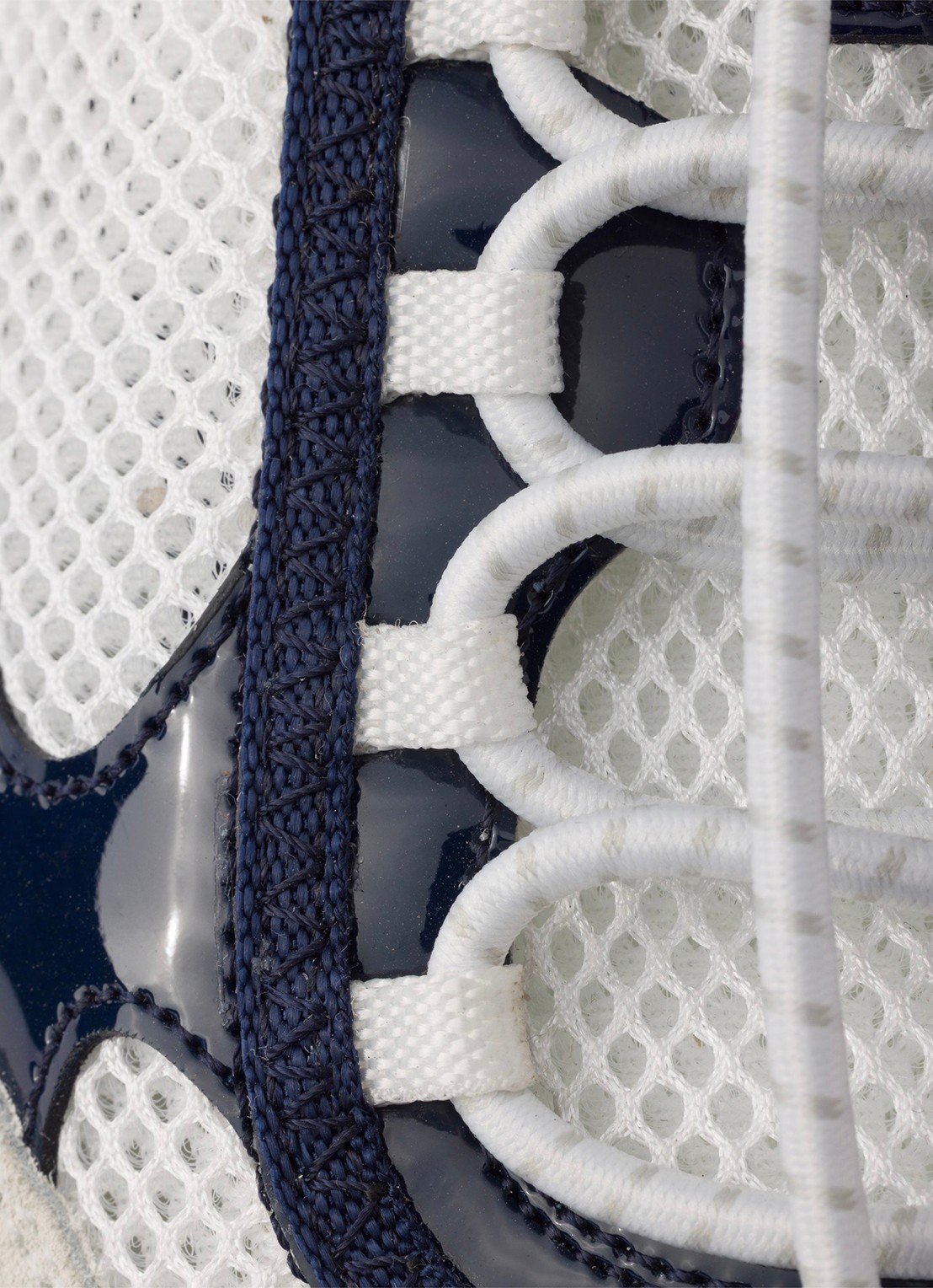 Prada Speedrock sneaker met lakleren en mesh details - detail 4 donkerblauw