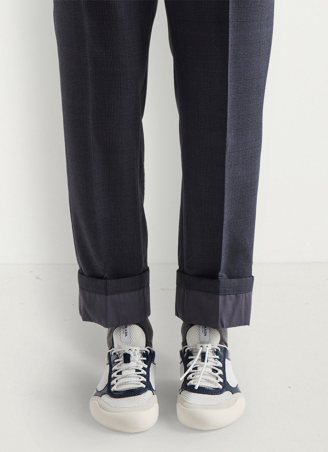 Prada Speedrock sneaker met lakleren en mesh details - detail 7 blauw