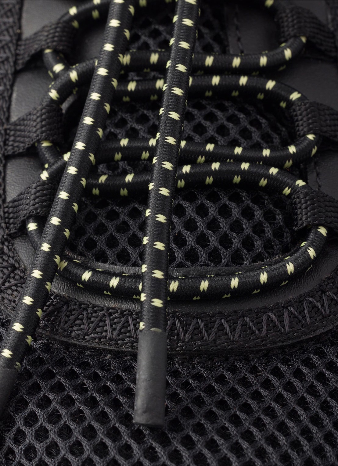 Prada Speedrock sneaker van leer met mesh details - detail 4 zwart
