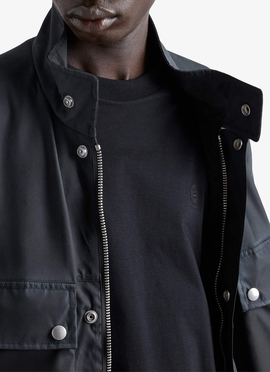 Prada T-shirt met logoborduring - detail 4 zwart
