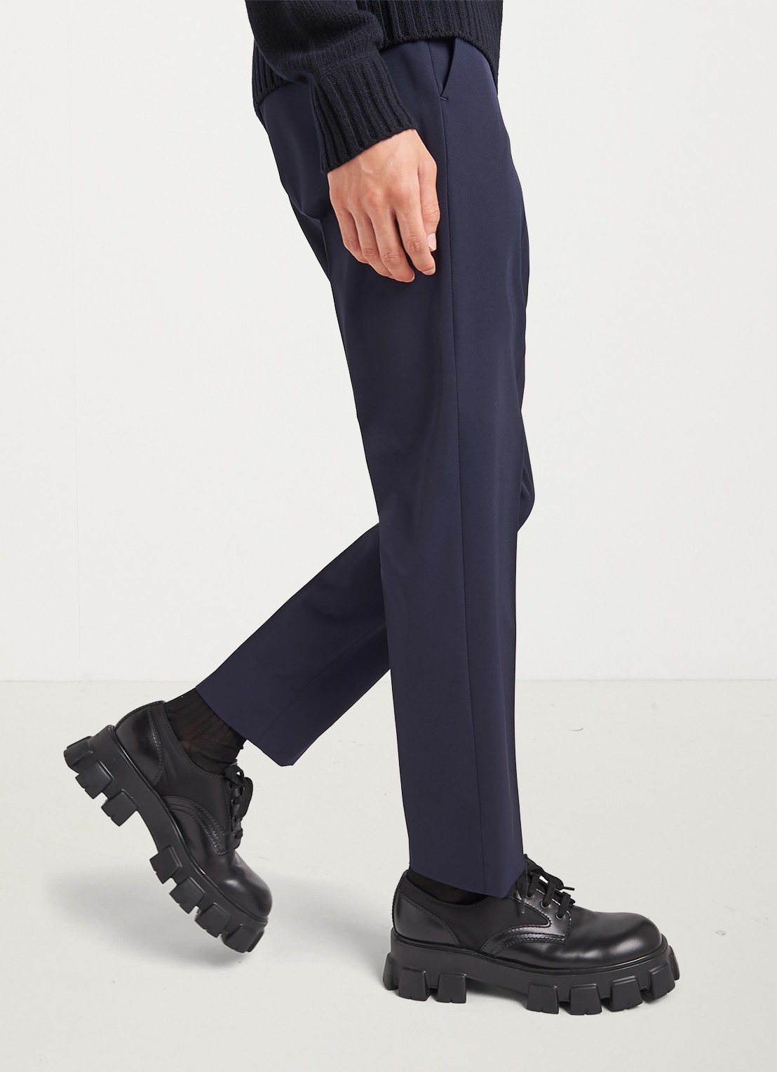 Prada Techno slim fit pantalon met steekzakken - detail donkerblauw