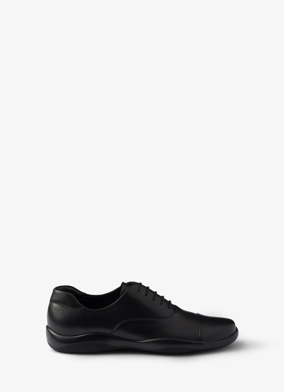 Prada Toblach veterschoen van leer - voorkant 5 zwart