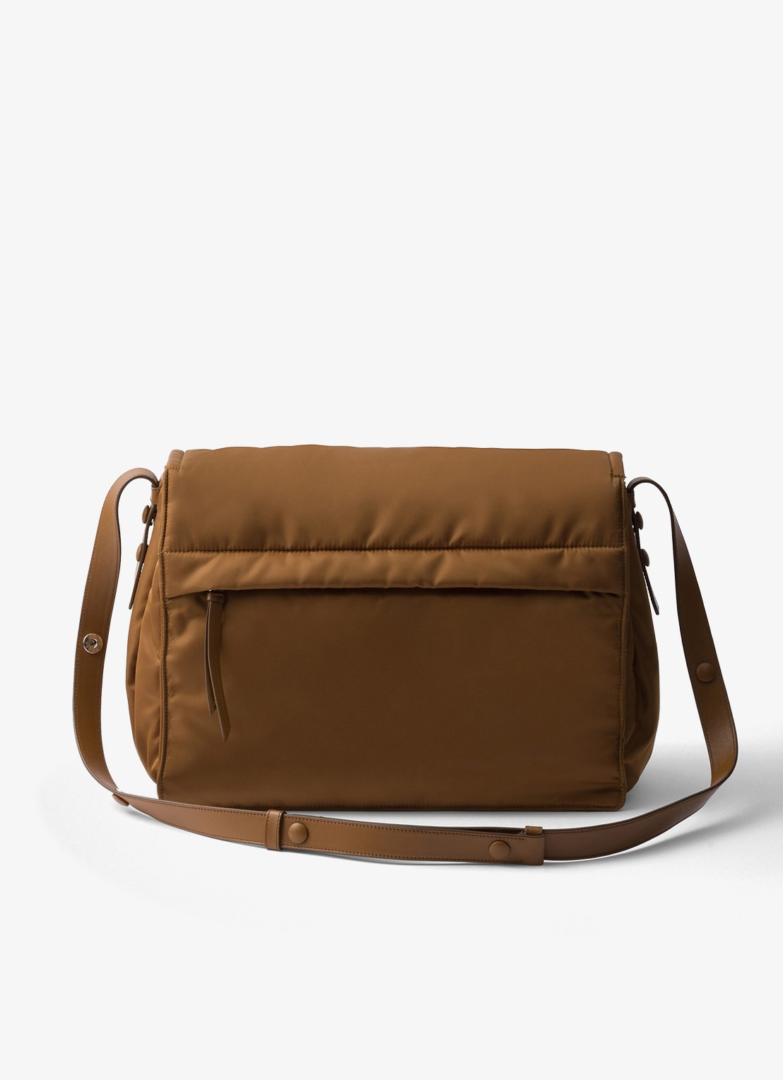 Prada Traveller Re-Nylon Large gewatteerde schoudertas met logo - achterkant camel