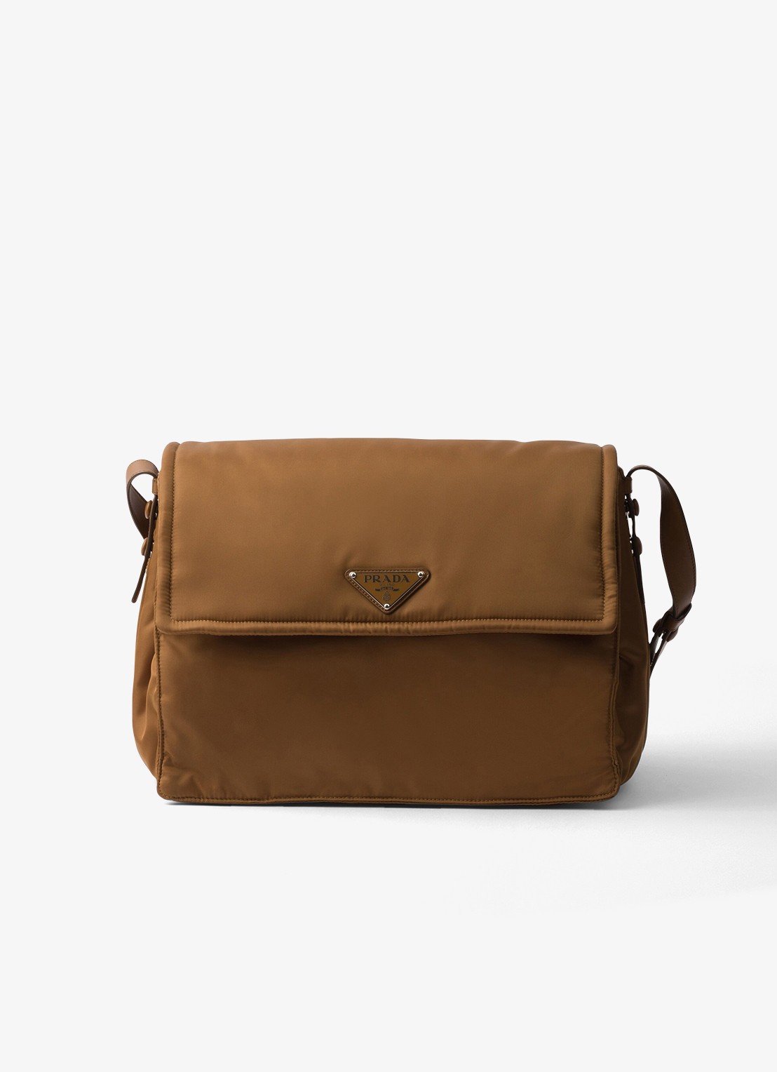Prada Traveller Re-Nylon Large gewatteerde schoudertas met logo - voorkant 2 camel