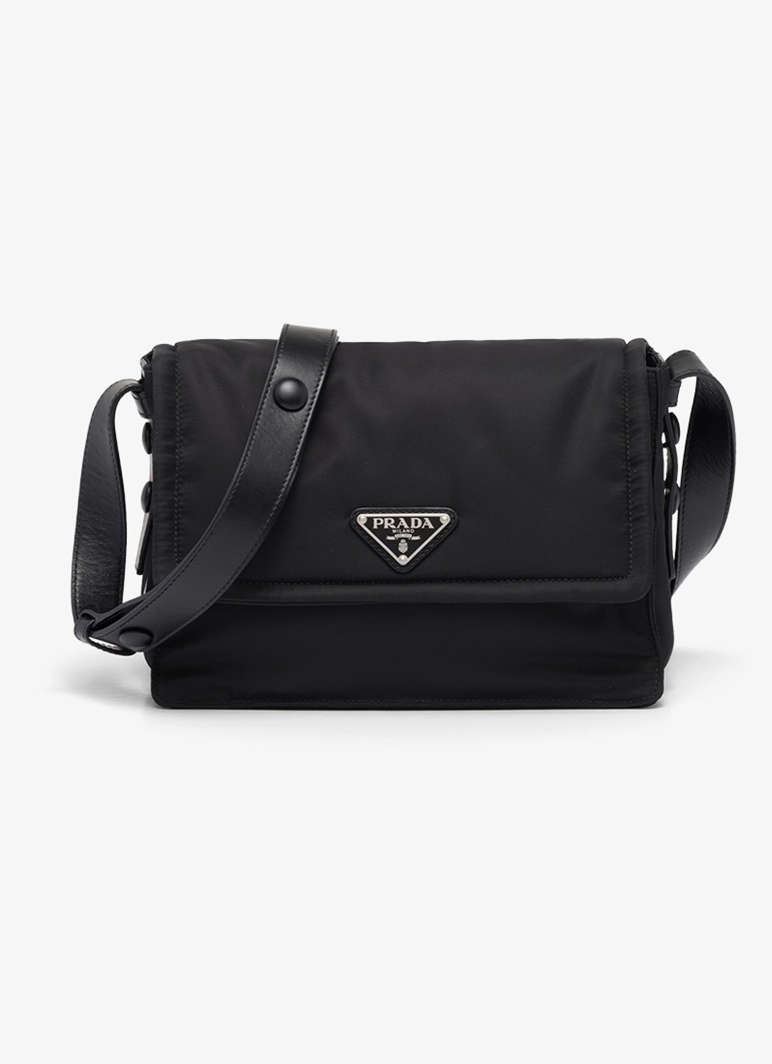 Prada Traveller Re-Nylon Small gewatteerde schoudertas met leren details - voorkant zwart