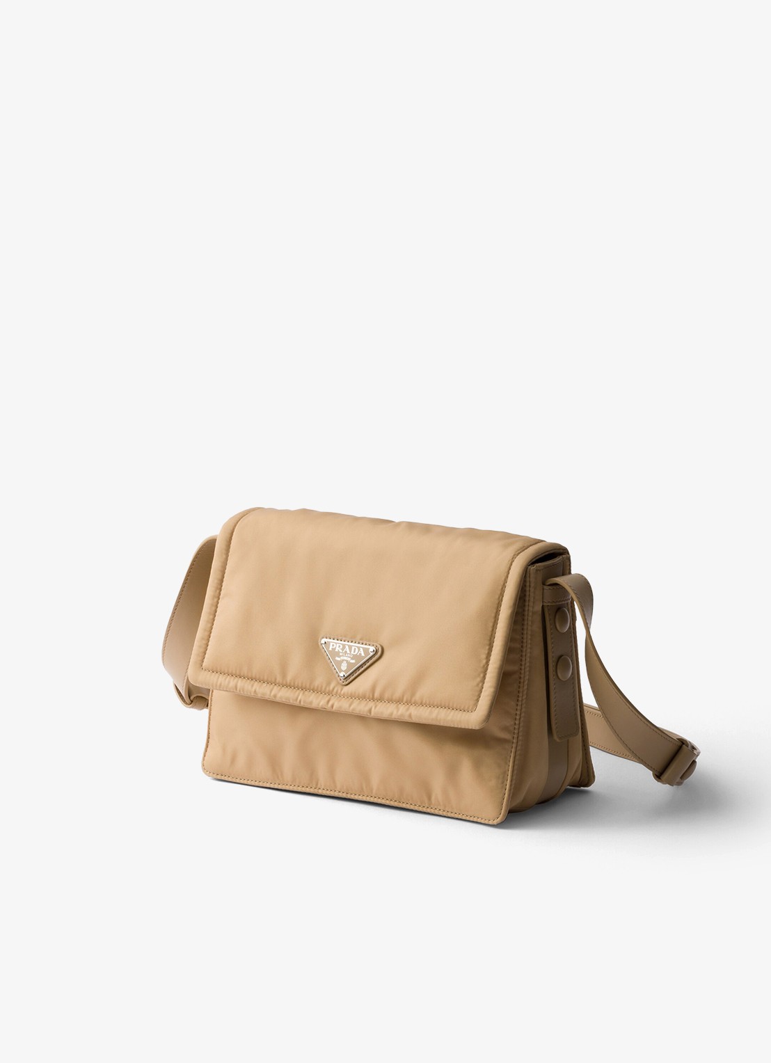 Prada Traveller Re-Nylon Small gewatteerde schoudertas met leren details - voorkant 5 beige