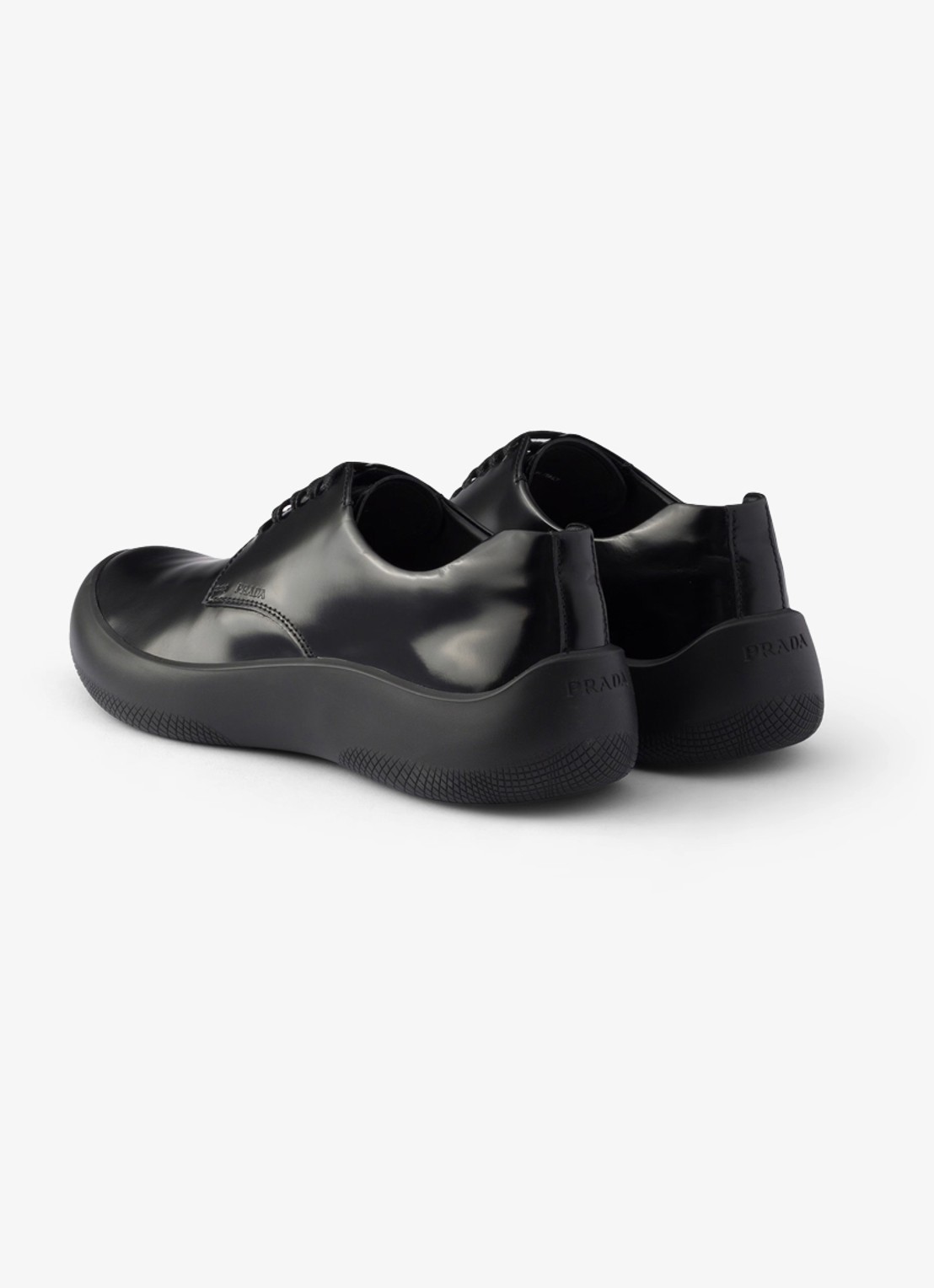 Prada Veterschoen van leer met glanzende finish - achterkant 7 zwart