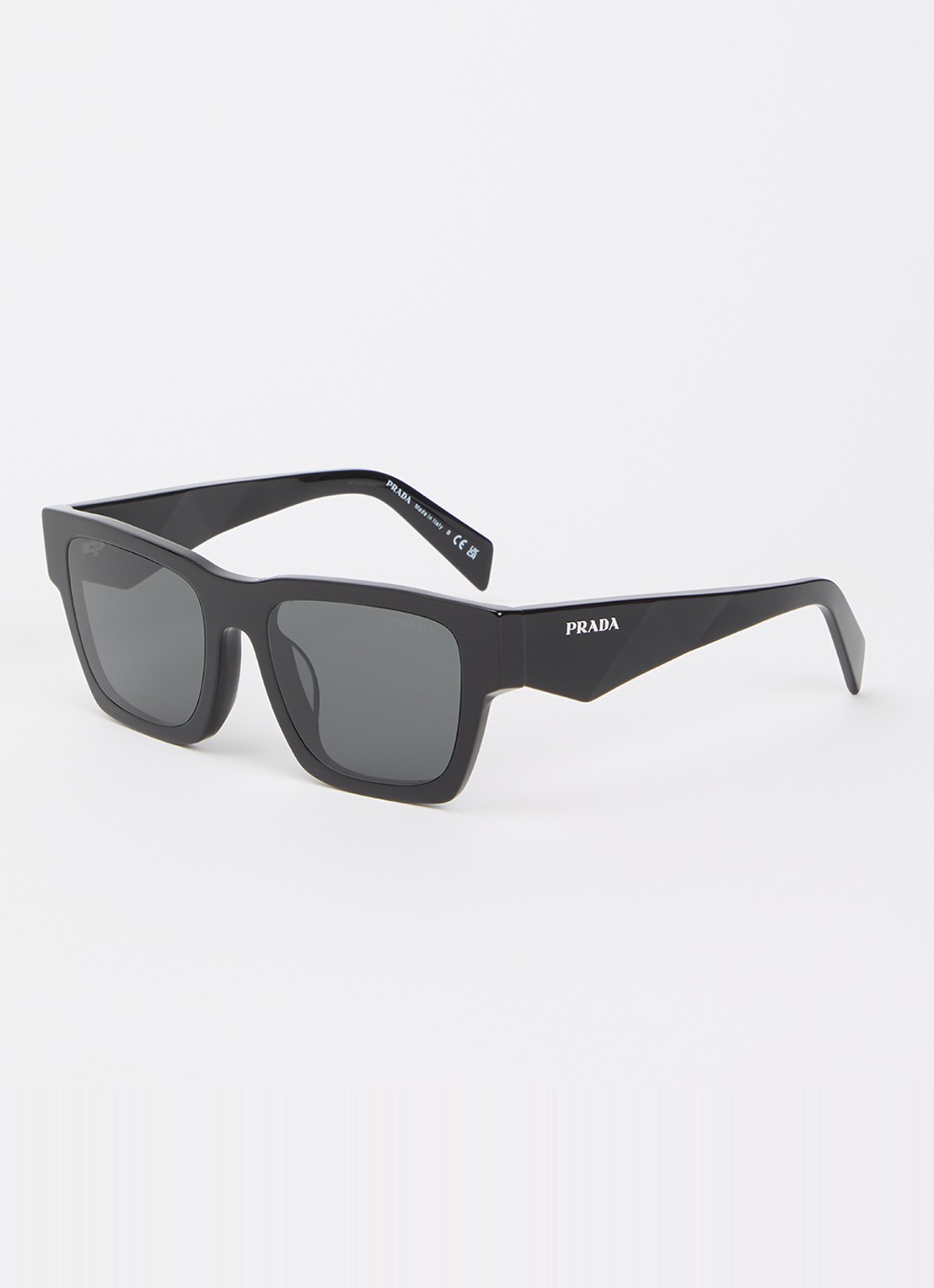 Prada Wayfarer zonnebril PR A06SF  - voorkant zwart