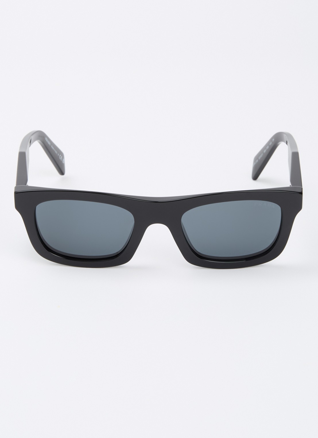 Prada Wayfarer zonnebril PR C06S - detail 2 zwart