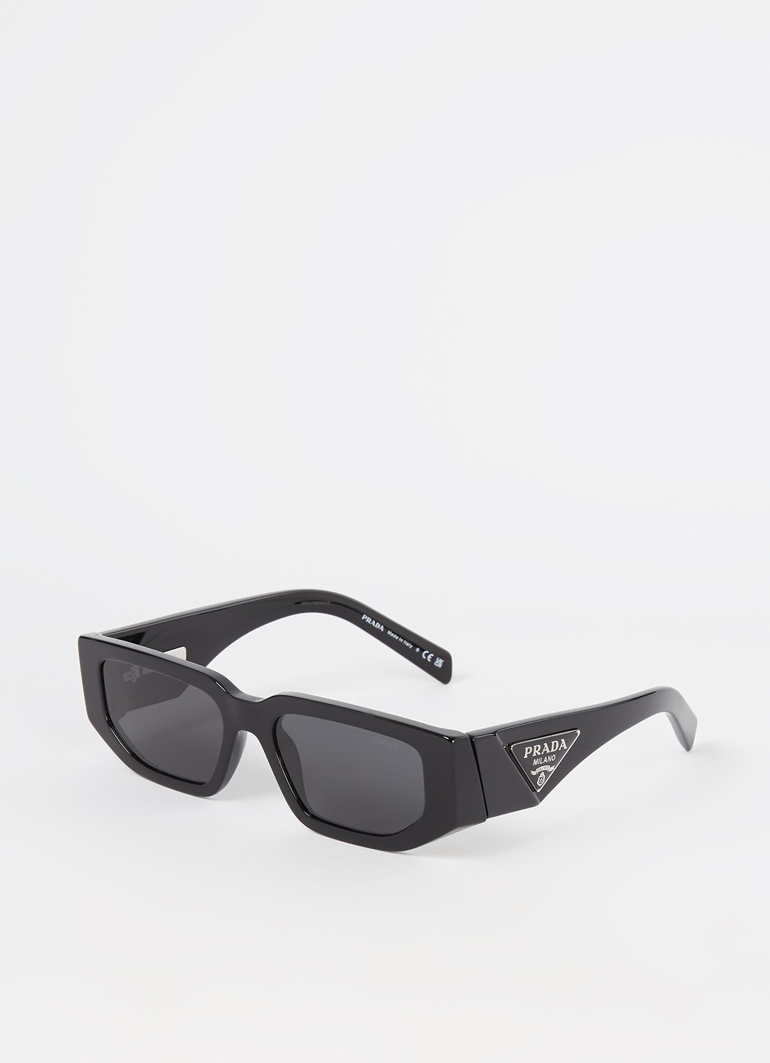 Prada Wayfarer zonnebril PR09ZS  - voorkant zwart