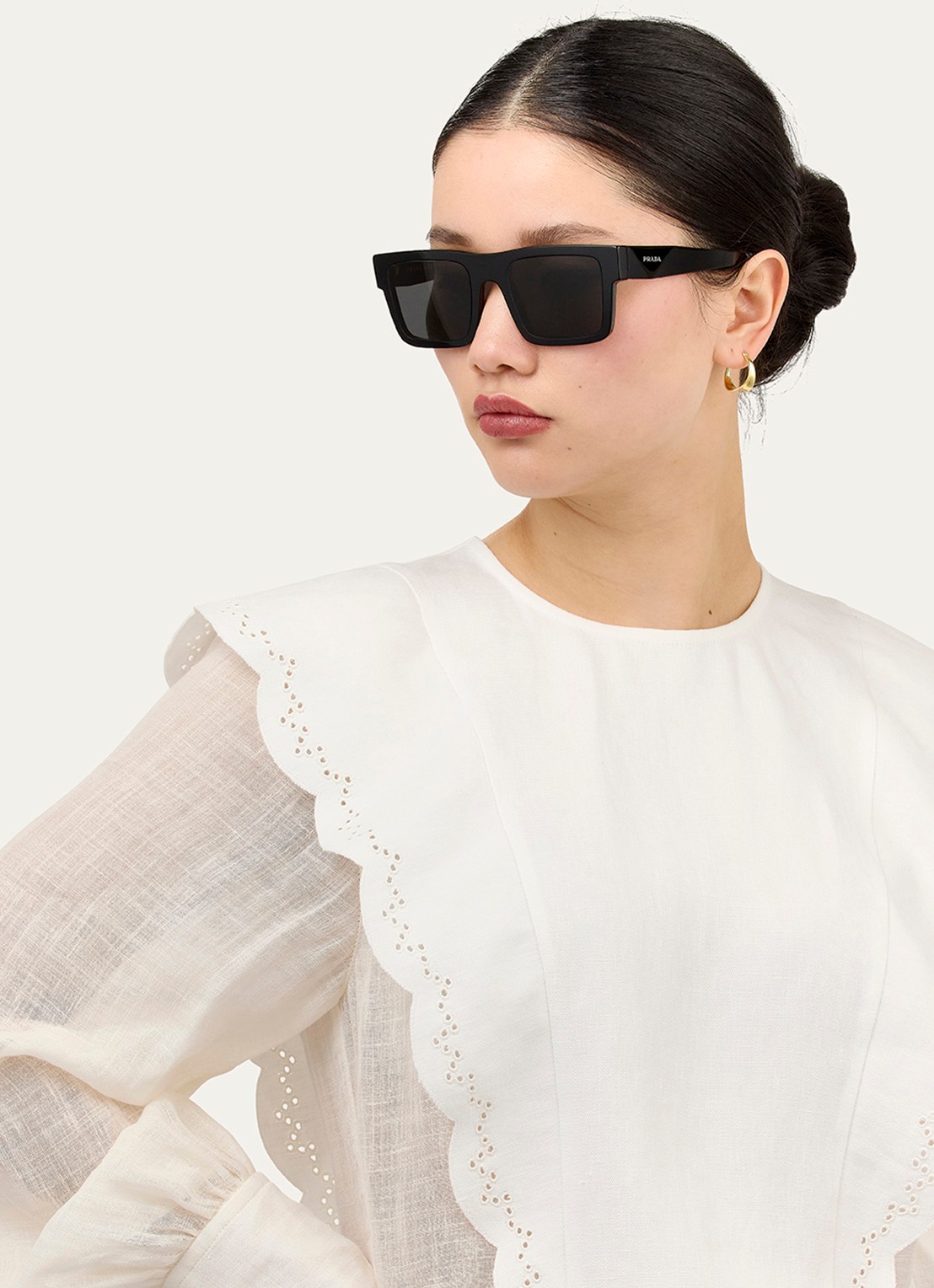 Prada Wayfarer zonnebril PR19WS - voorkant 5 zwart