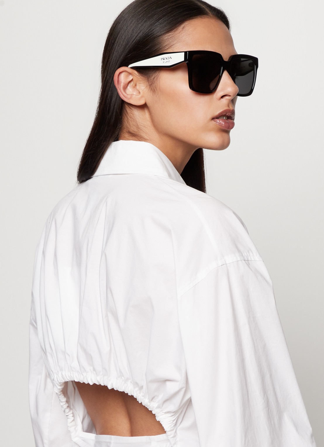 Prada Wayfarer zonnebril PR24Z - voorkant 2 zwart