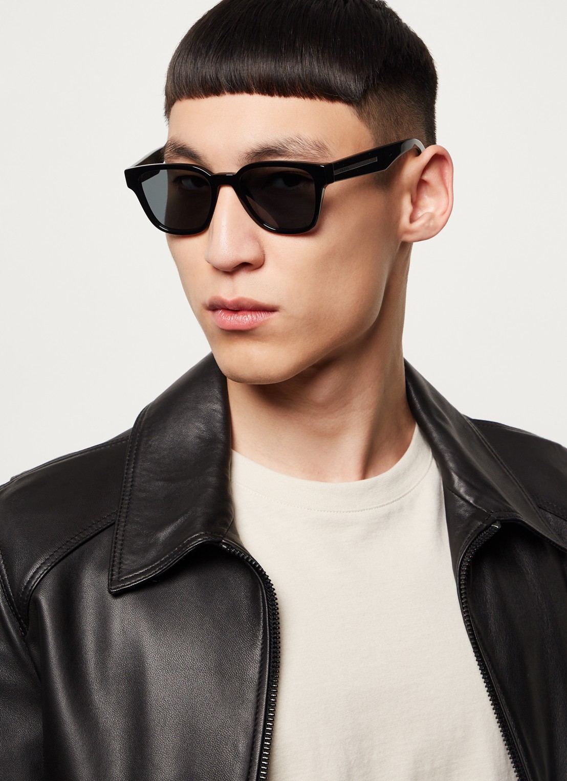 Prada Wayfarer zonnebril PRA04S - voorkant 2 zwart