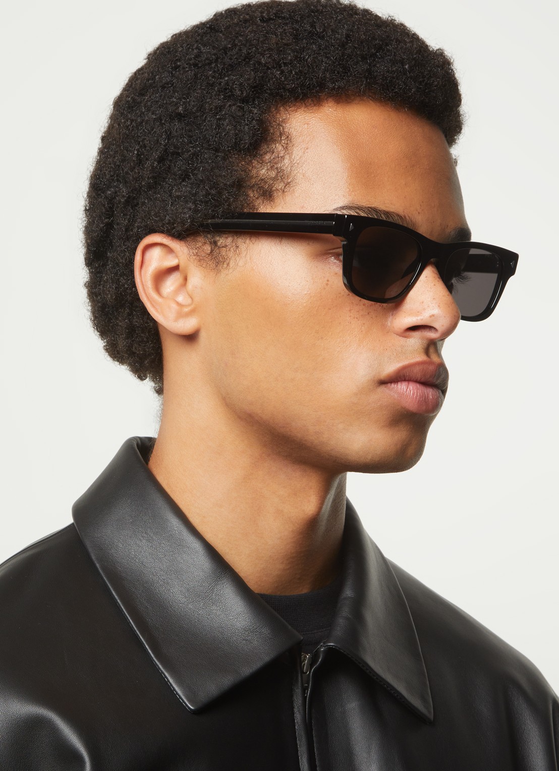 Prada Wayfarer zonnebril PRA17S - voorkant 5 zwart