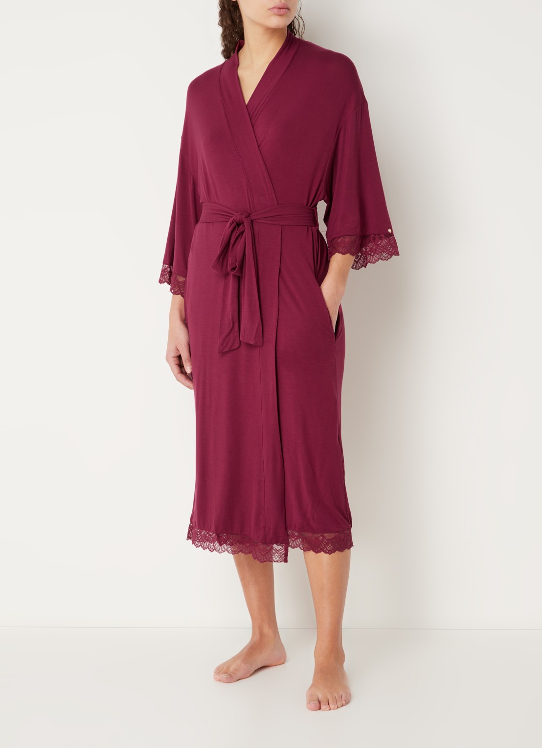 Pretty You Bamboo kimono met details van kant - detail bordeauxrood