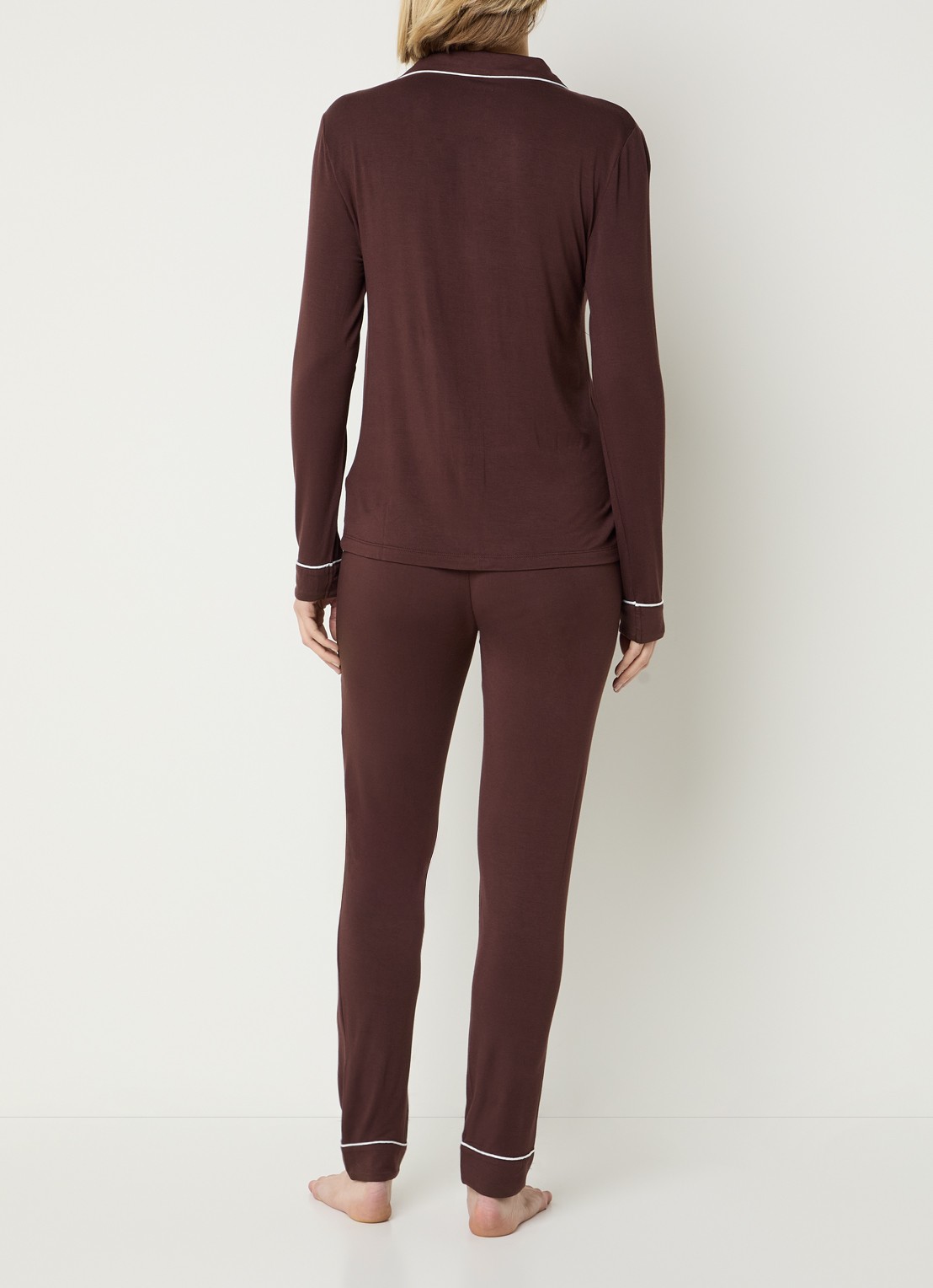 Pretty You Bamboo pyjamaset met contrasterende bies - achterkant 3 donkerbruin
