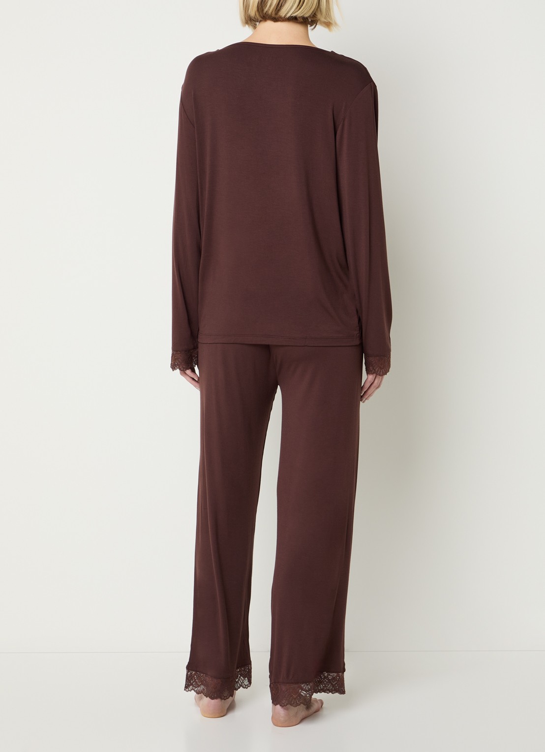 Pretty You Bamboo pyjamaset met details van kant - achterkant donkerbruin