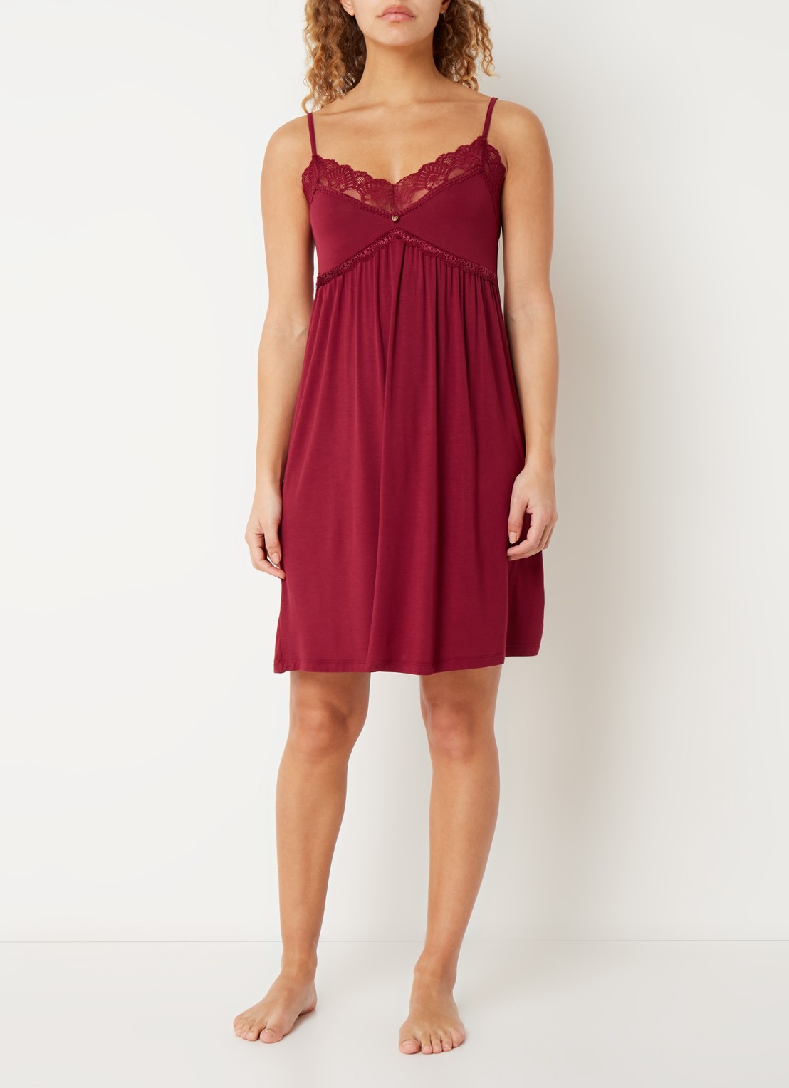 Pretty You Slipdress van bamboe met kant - voorkant 3 bordeauxrood