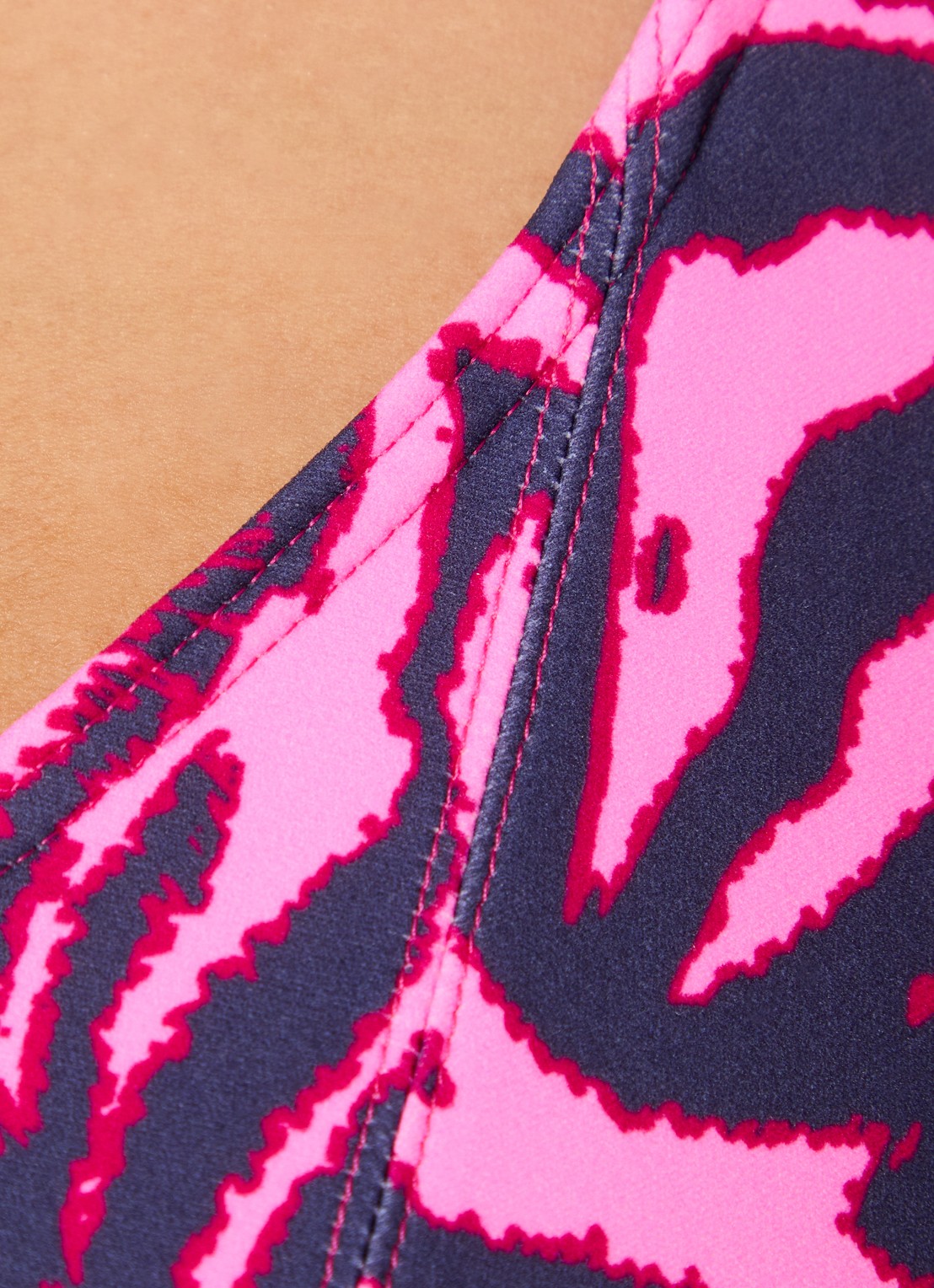 PrimaDonna Malabo badpak met print - detail 5 donkerroze
