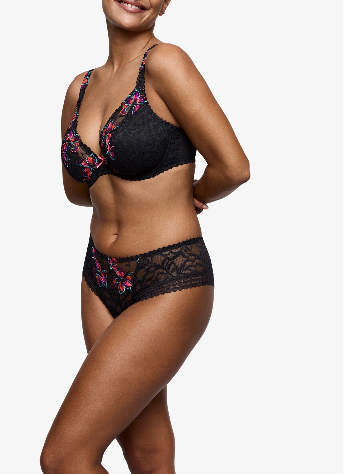 PrimaDonna Miyara slip van mesh met bloemborduring - voorkant 5 zwart