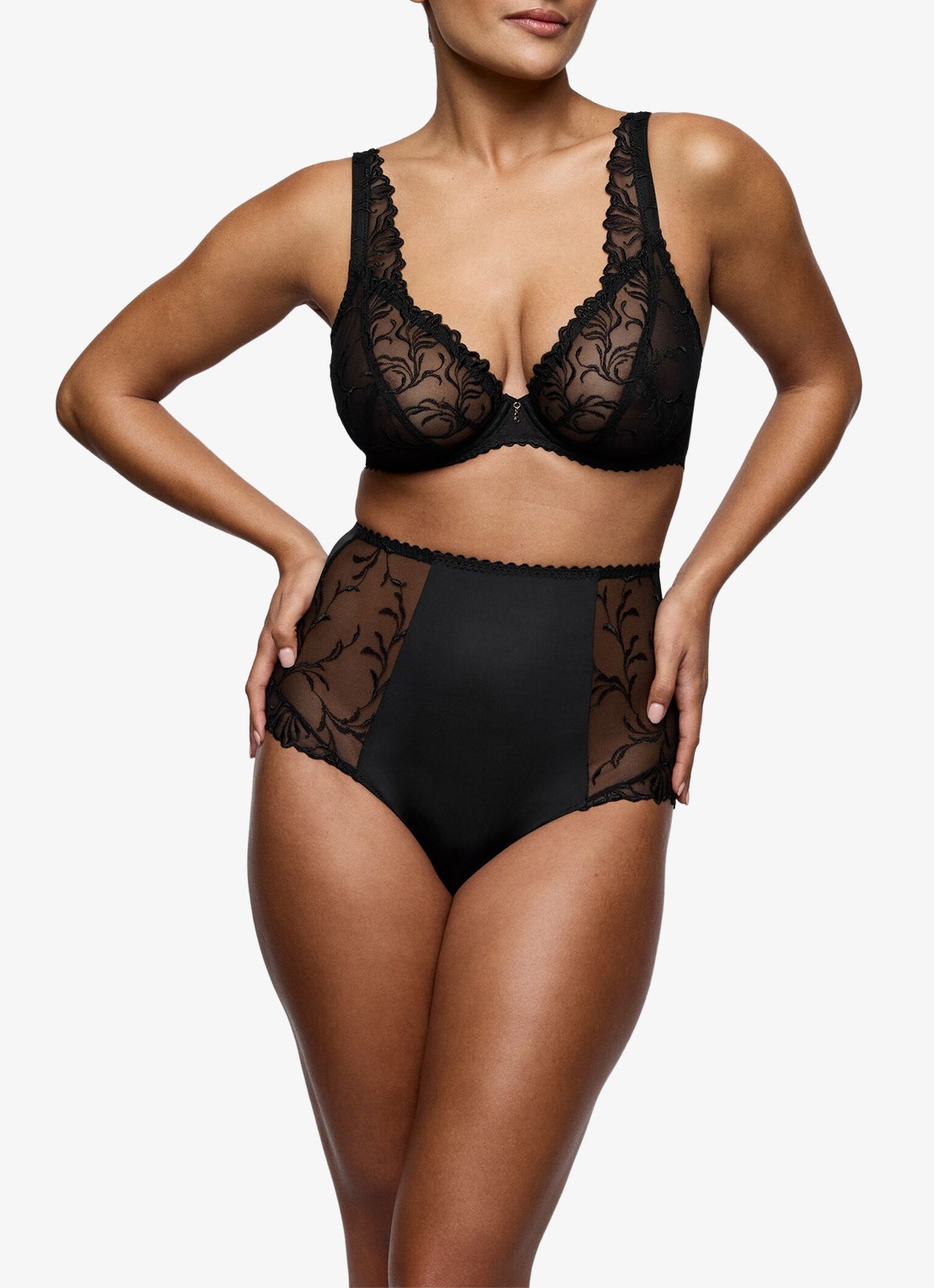 PrimaDonna Solisse plunge bh met borduring - voorkant 3 zwart