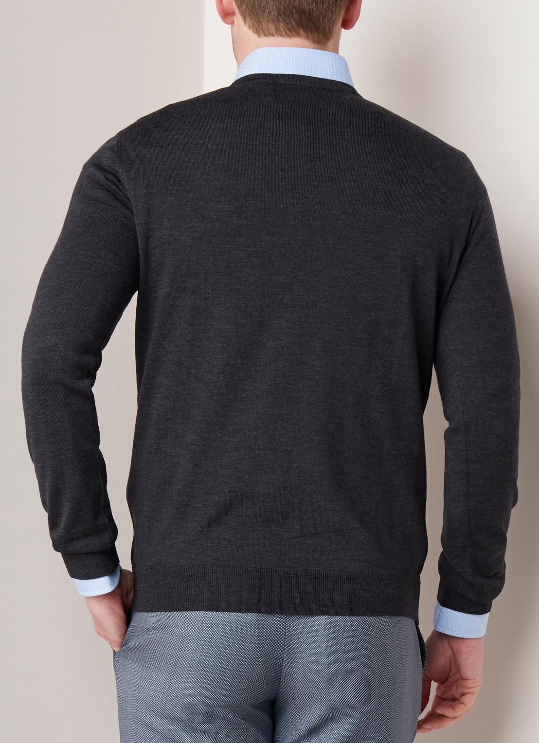 Profuomo Fijngebreide pullover van wol met ronde hals - achterkant antraciet