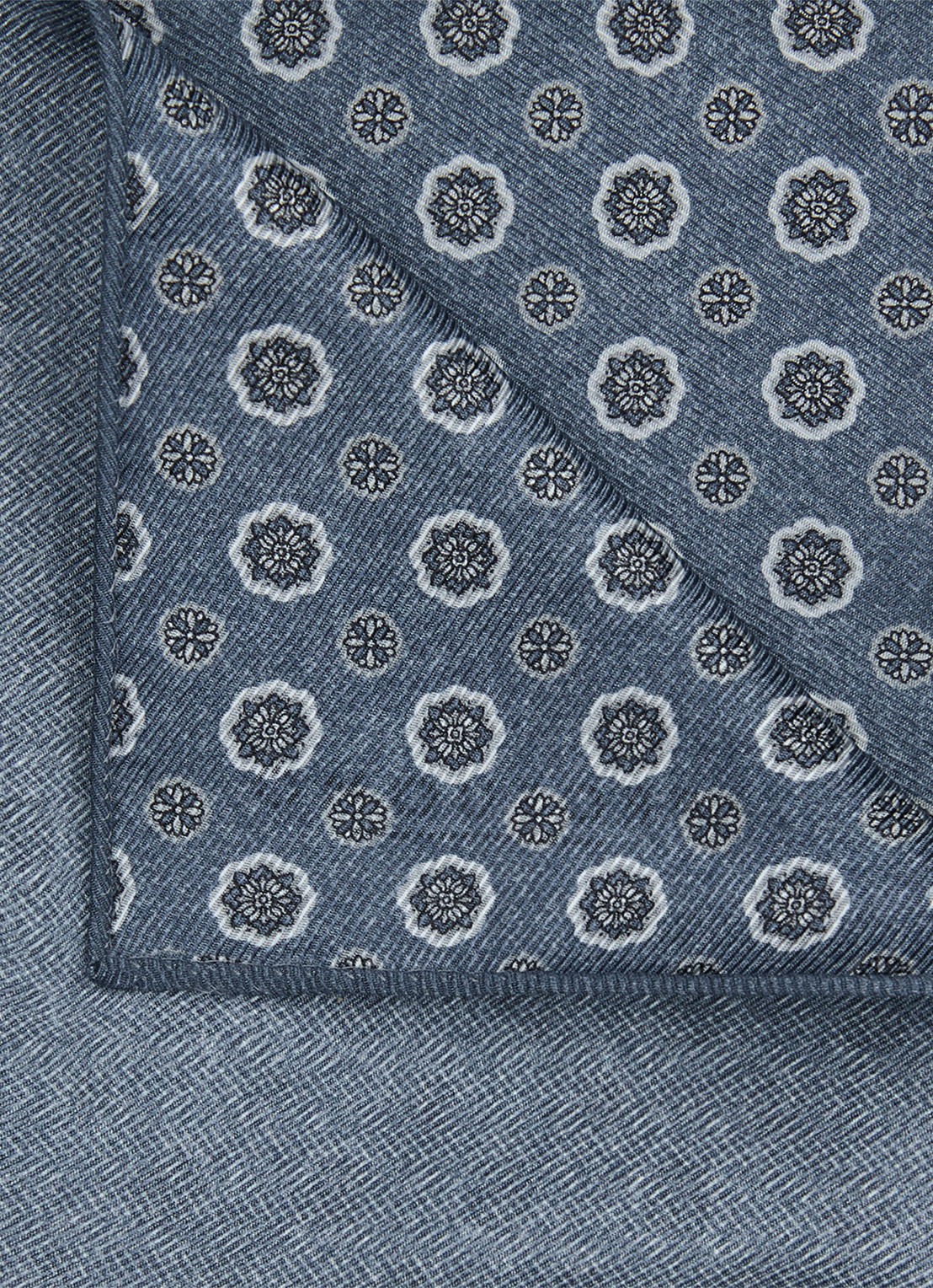 Profuomo Pochet van zijde - detail 2 beige