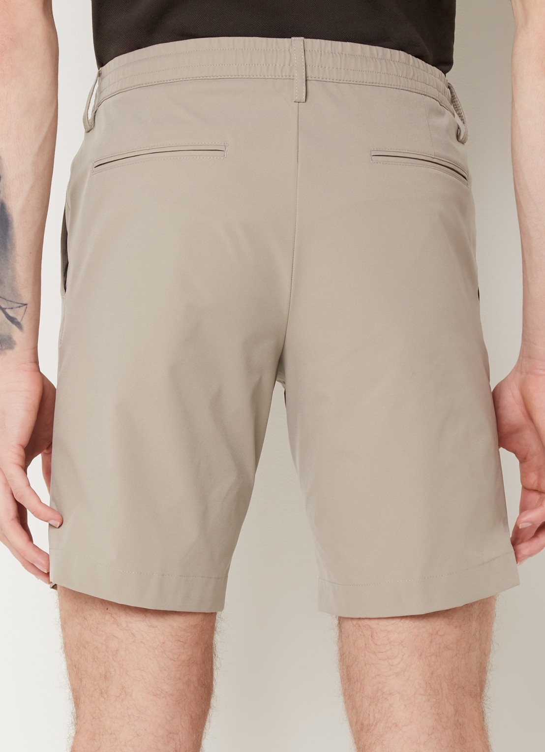 Profuomo Straight fit korte chino met trekkoord - achterkant 3 olijfgroen