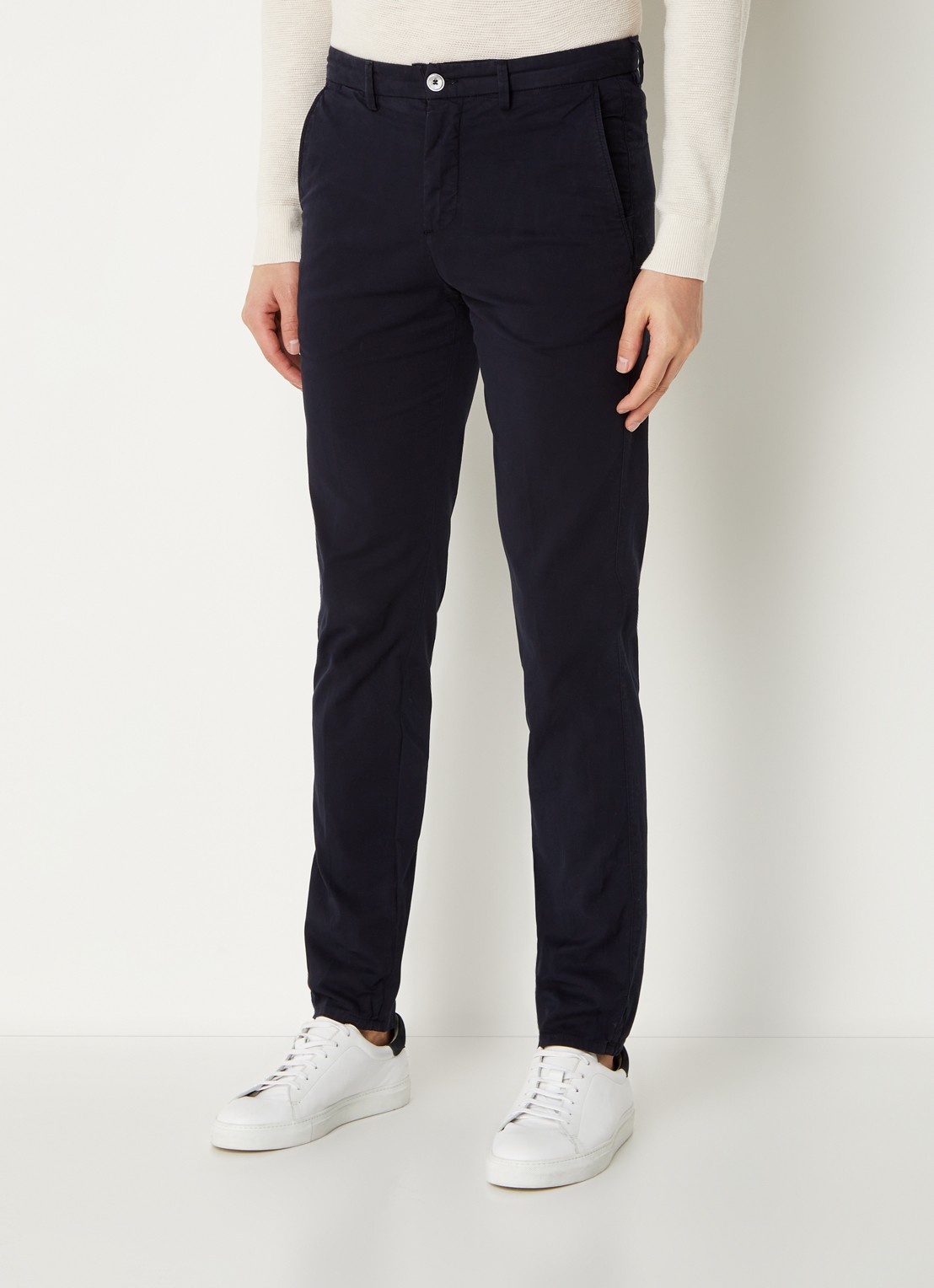 Profuomo Tapered fit chino met steekzakken - detail 4 donkerblauw