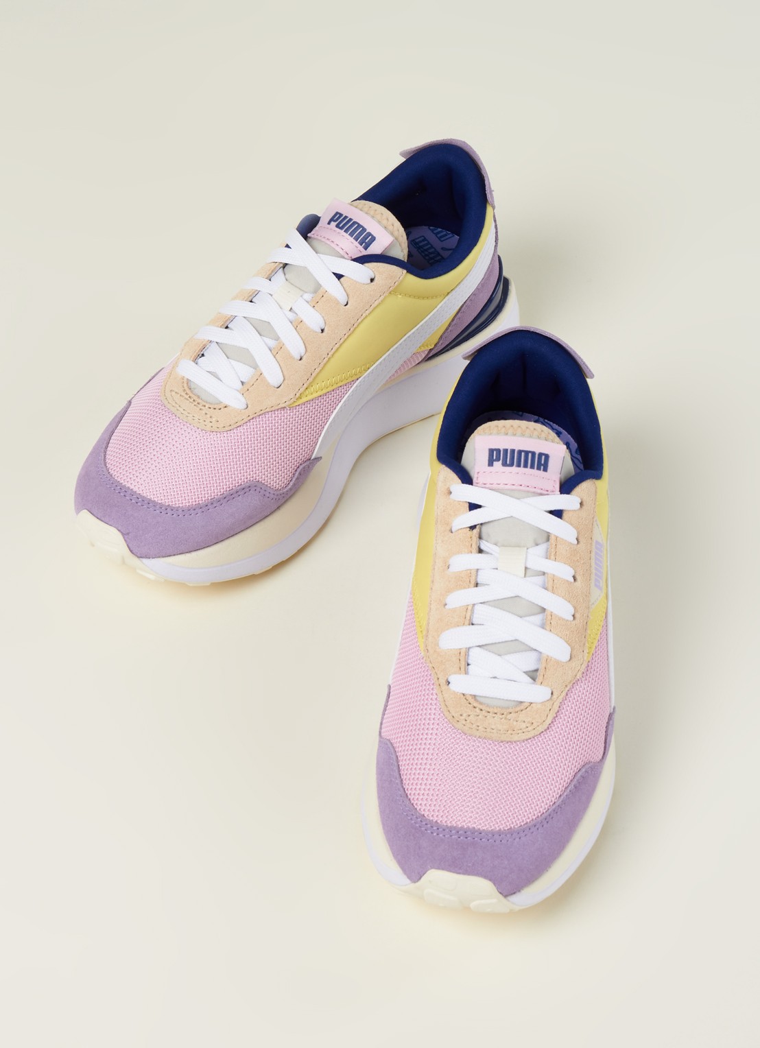Puma Cruise Rider Silk Road sneaker met suède details - detail 2 roze