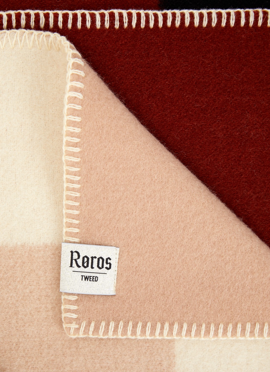 Røros Tweed Bento plaid van scheerwol 135 x 200 cm - detail rood