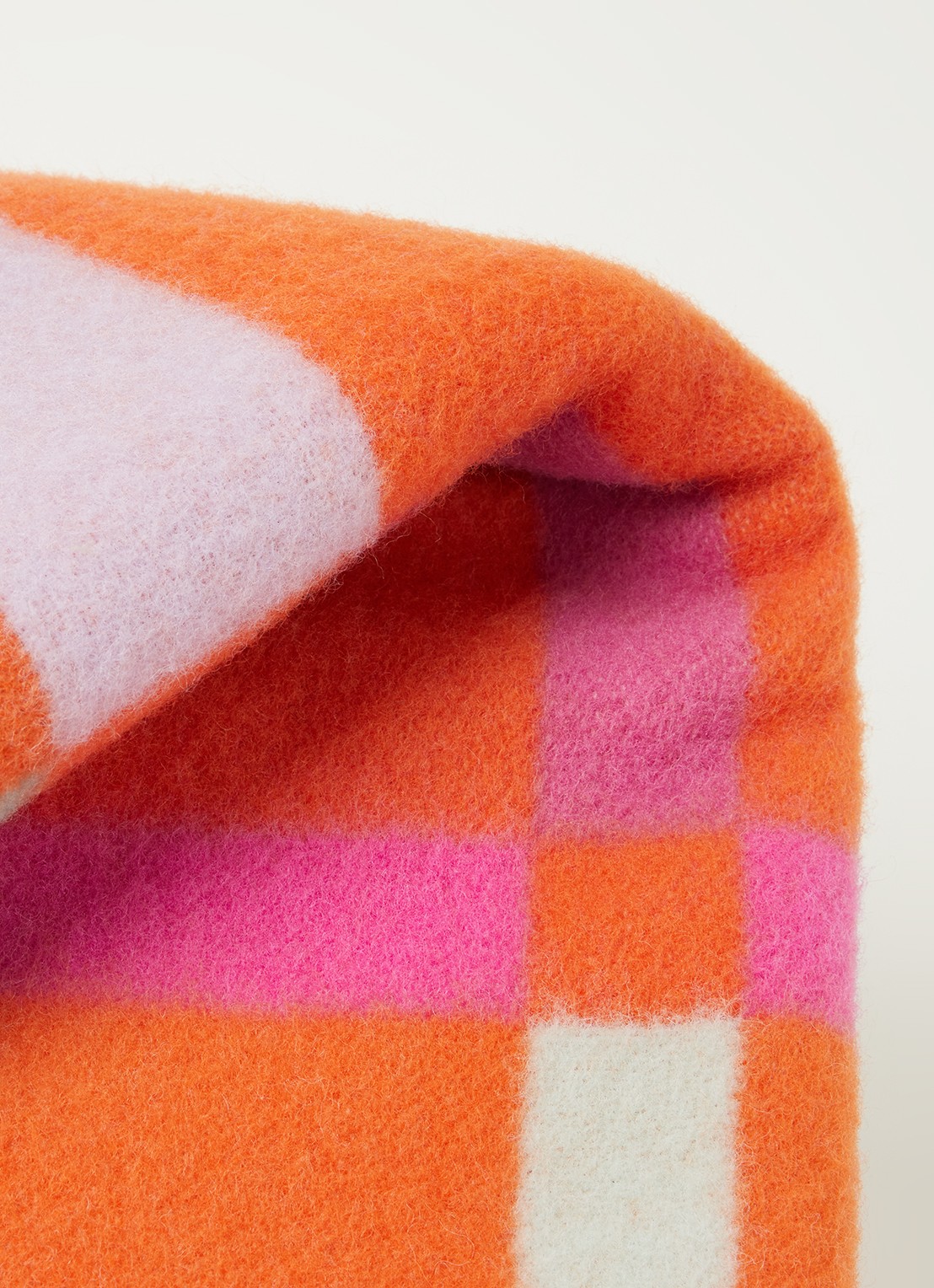 Røros Tweed City plaid van wol 135 x 200 cm - detail oranje