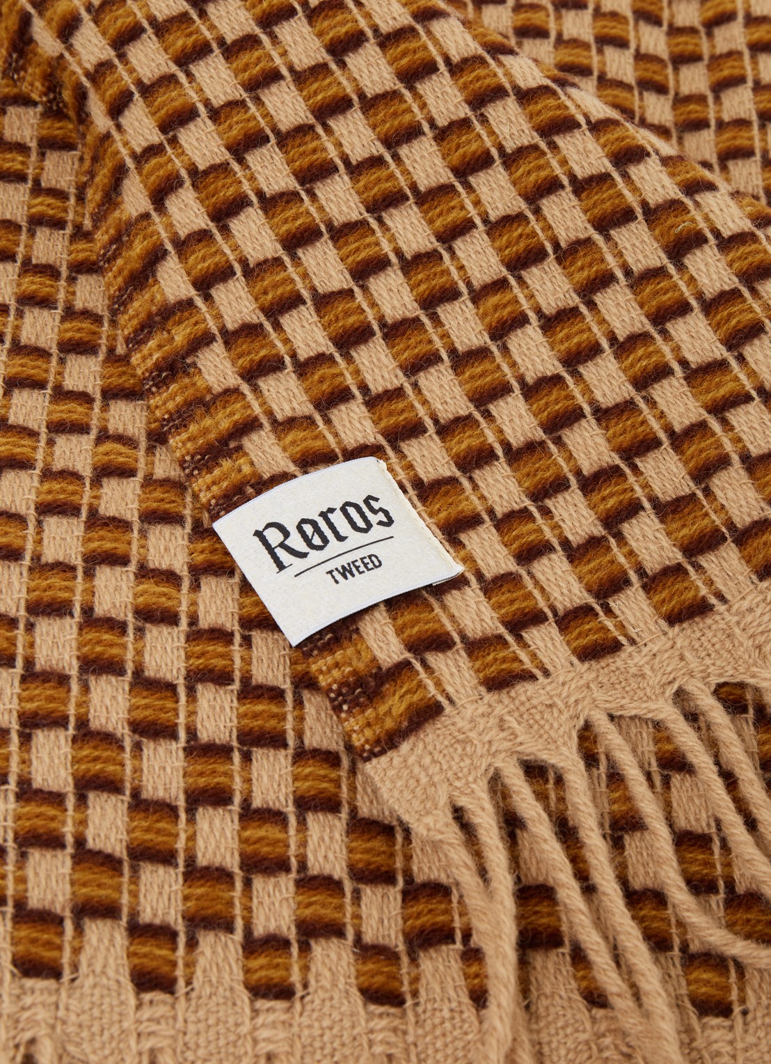 Røros Tweed Isak plaid van Noorse lamswol 150 x 210 cm - detail 3 okergeel
