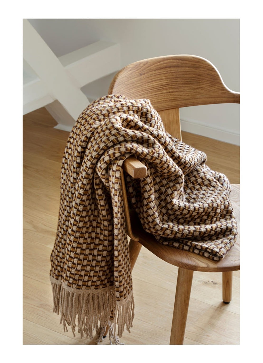 Røros Tweed Isak plaid van Noorse lamswol 150 x 210 cm - voorkant 2 okergeel