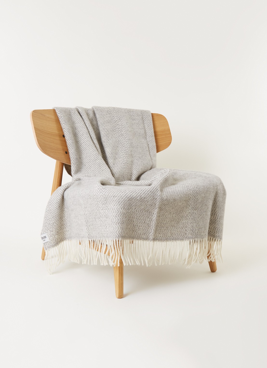 Røros Tweed Kattefot plaid van lamswol 220 x 140 cm - voorkant 2 lichtgrijs