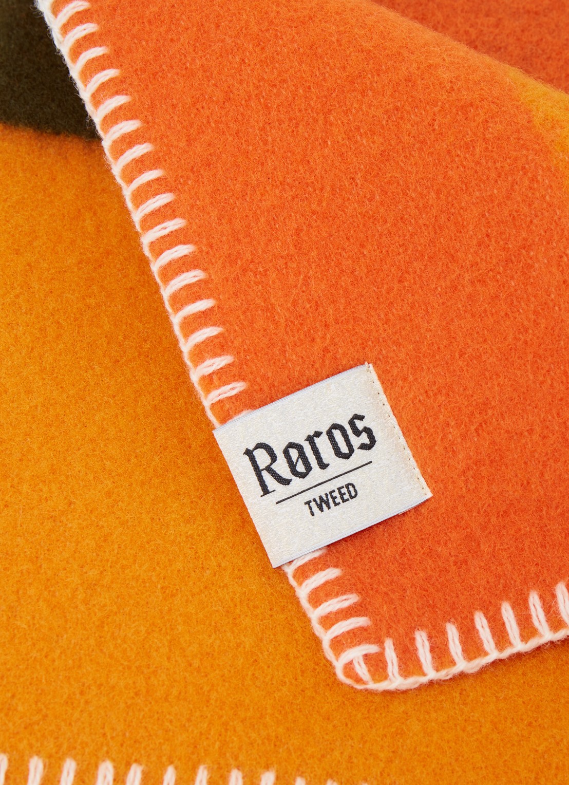 Røros Tweed Mikkel plaid van wol 135 x 200 cm - detail 3 oranje