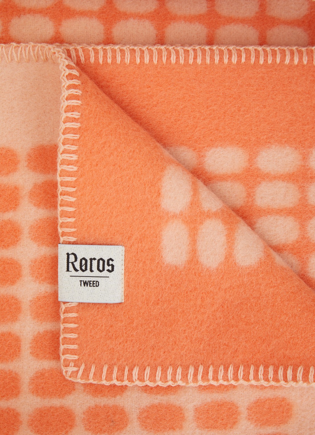 Røros Tweed Palette plaid van scheerwol 135 x 200 cm - detail 3 koraalroze