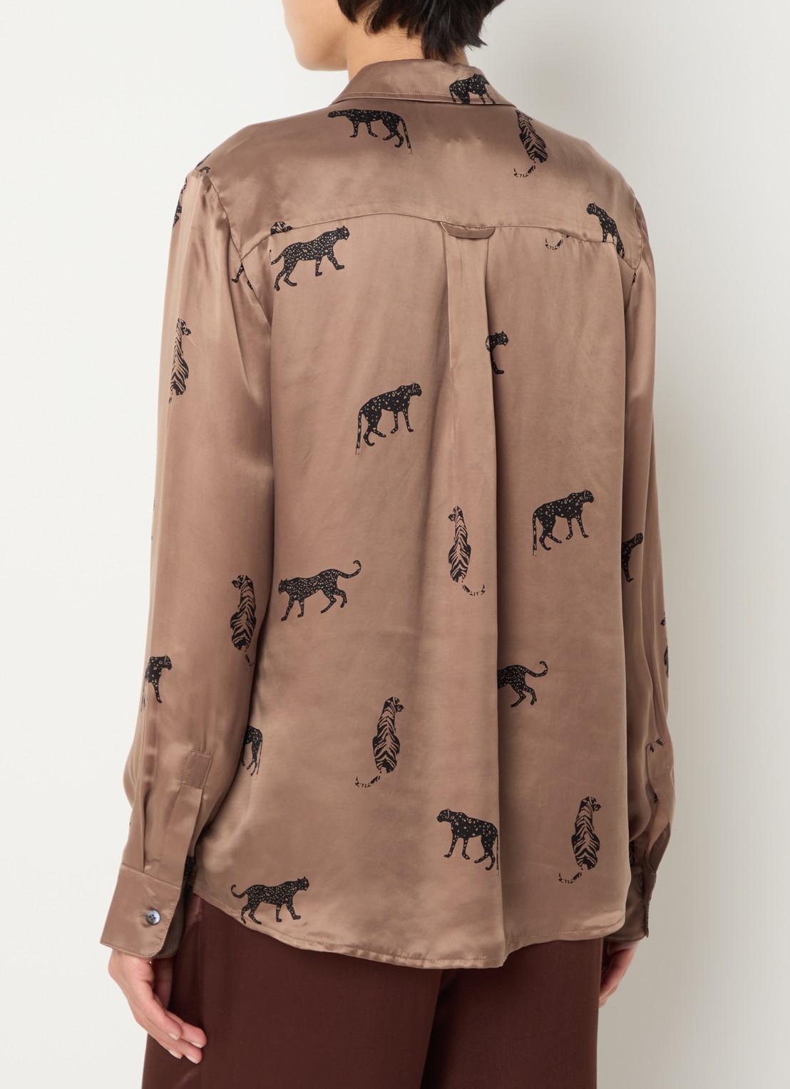 Rails Alyssa blouse van satijn met print - achterkant roestbruin