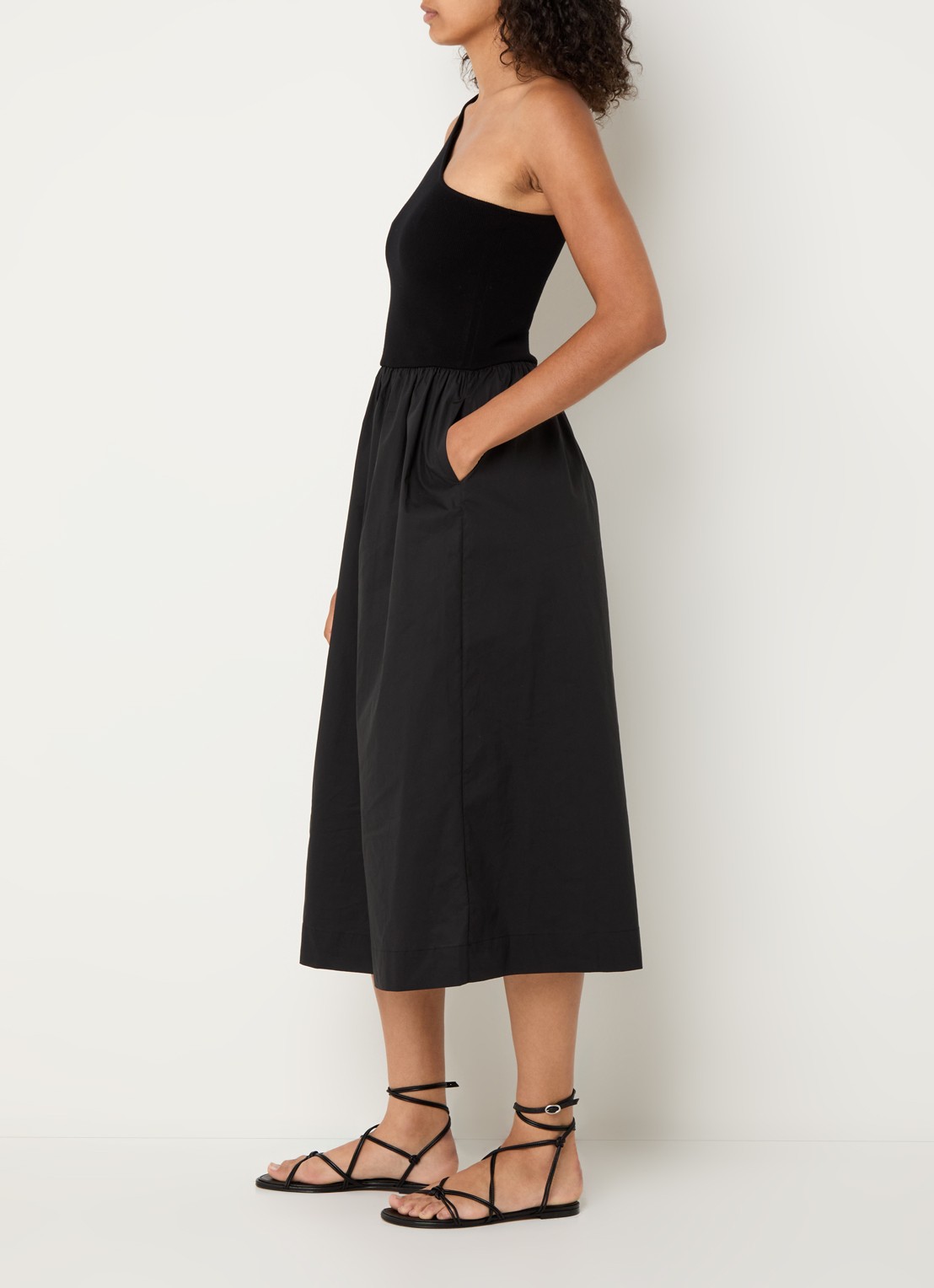 Rails Anita one shoulder midi jurk met steekzakken - voorkant 4 zwart