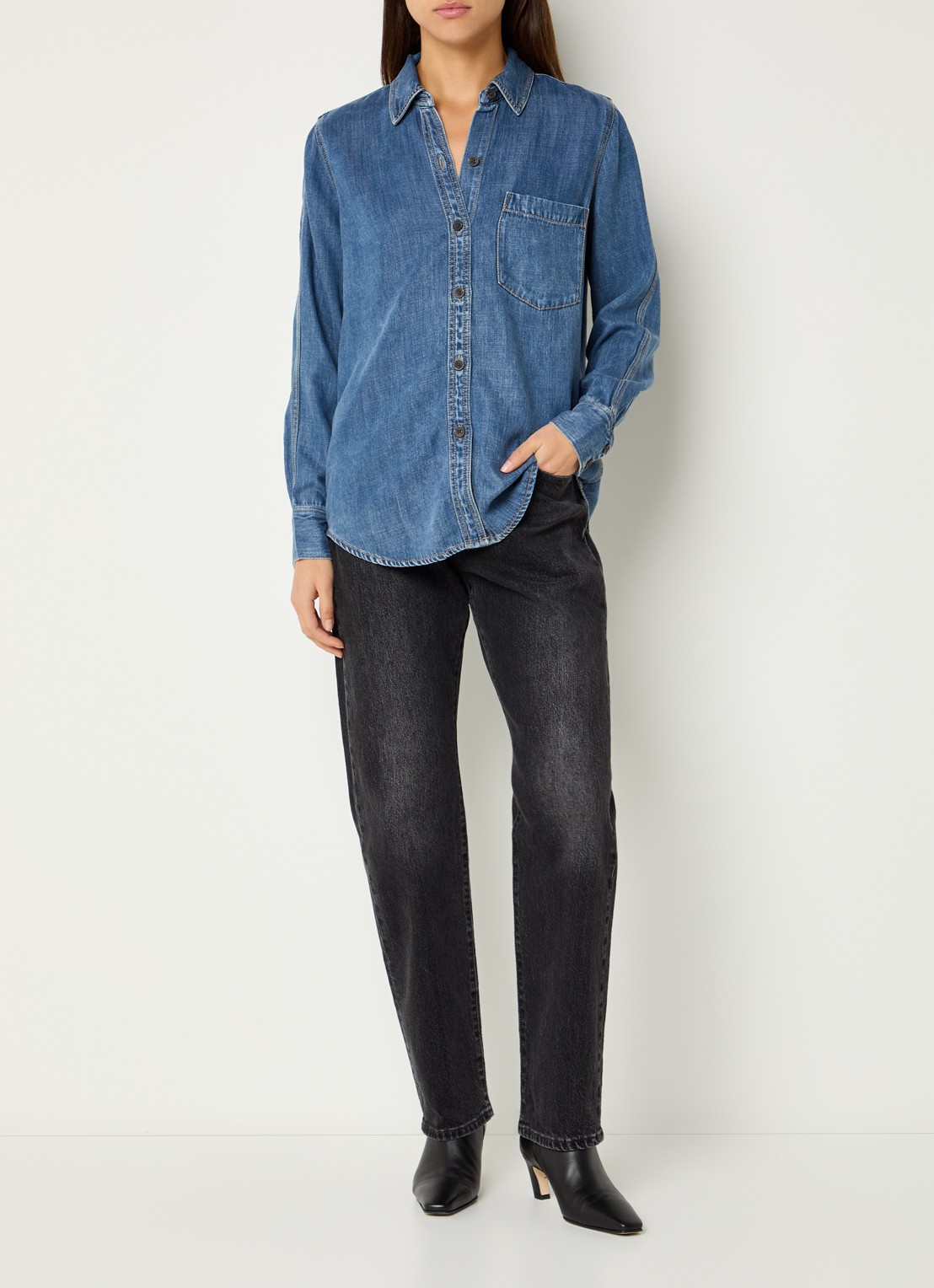 Rails Atticus blouse van chambray met borstzak - voorkant 2 indigo