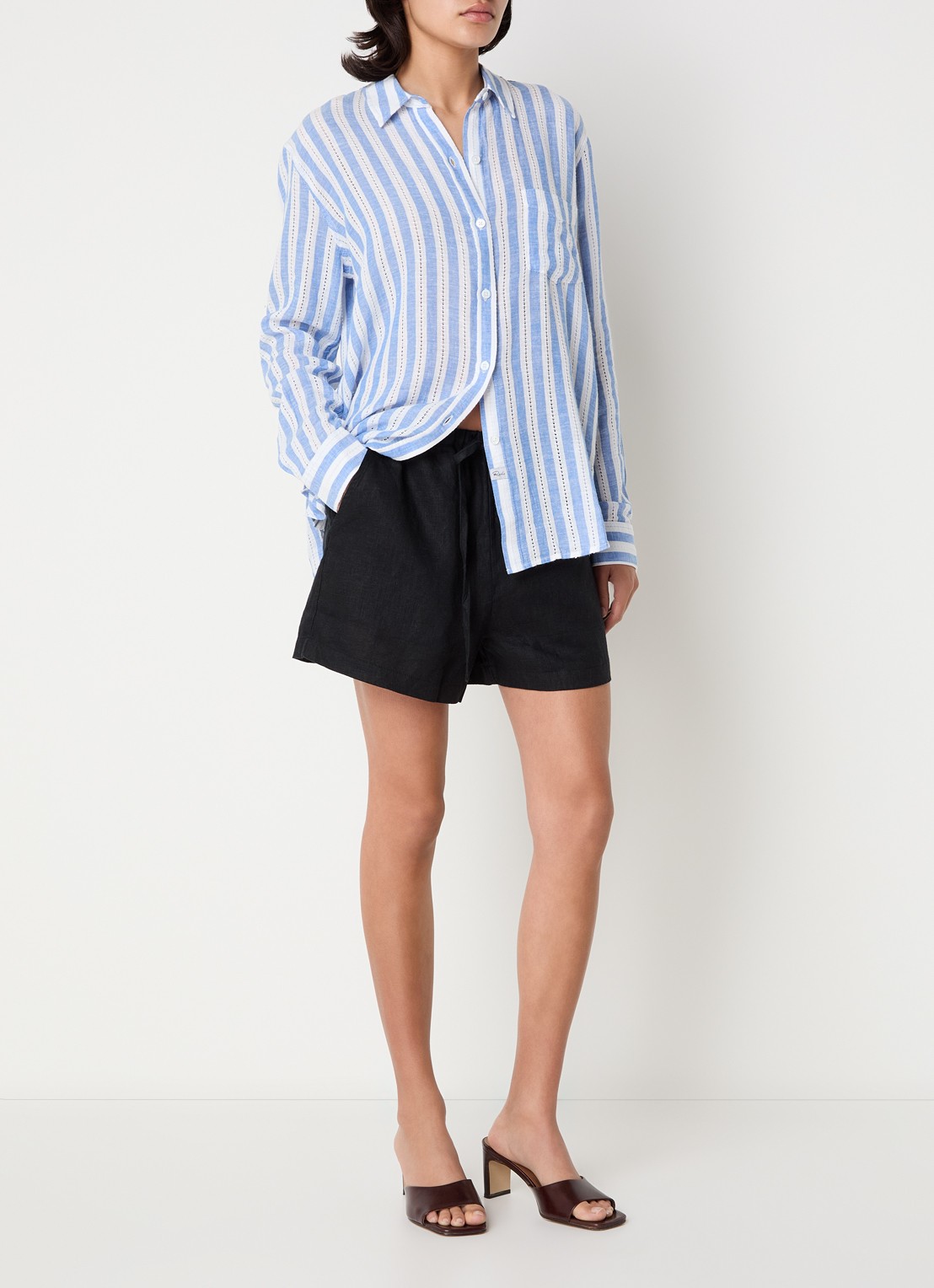 Rails Charli blouse in linnenblend met opengewerkt dessin - voorkant 3 staalblauw